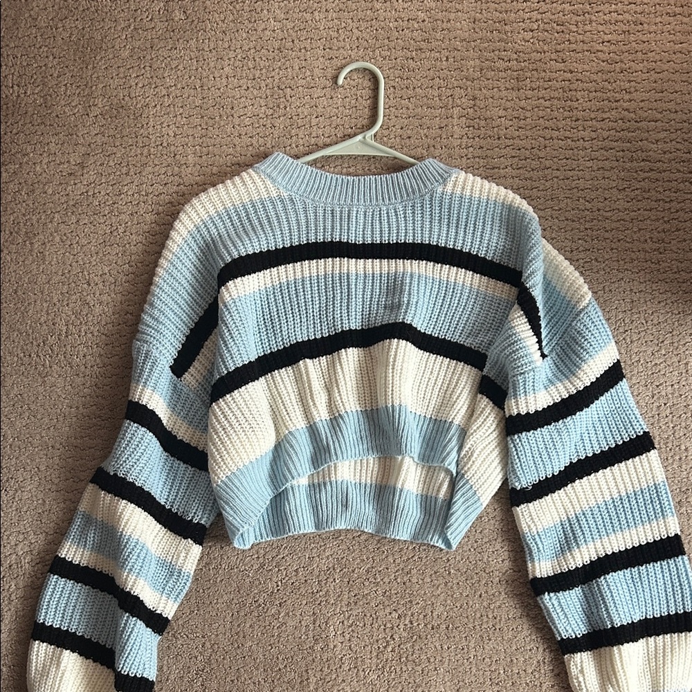 Striped Cropped Knit Sweater - Light Blue & Cream